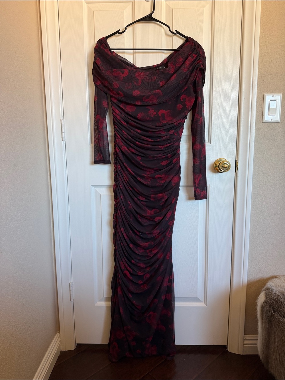 Abercrombie & Fitch Burgundy Floral Ruched Off-Shoulder Long Sleeve Maxi Dress